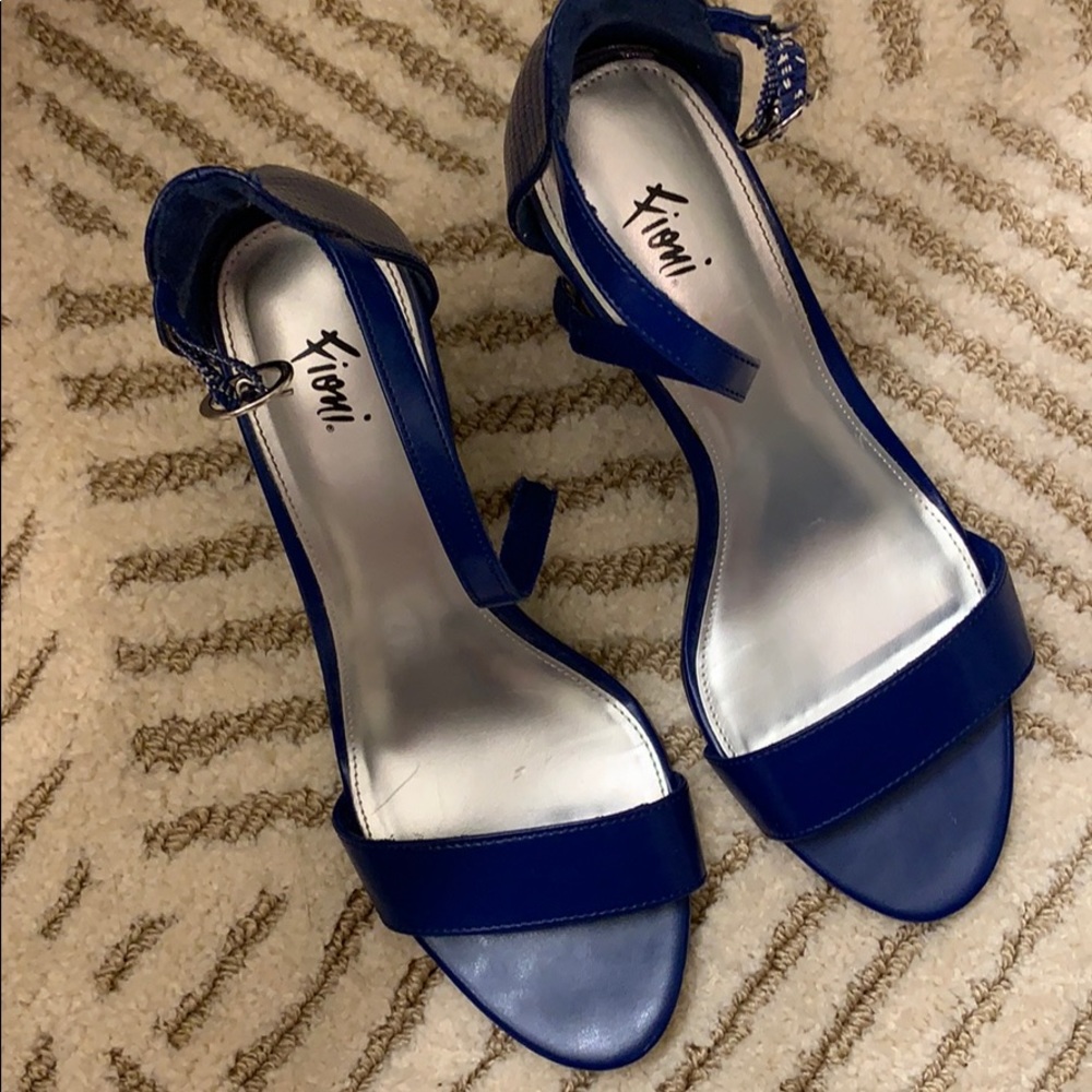 Blue 👠 heels - Picture 2 of 4